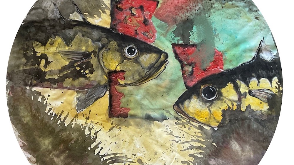 TARİHİ SARNICIN TAŞ DUVARLARINDA YANKILANAN BALIKLAR:  ALİ EMRE’NİN   “SARNIÇ” BAŞLIKLI KİŞİSEL SERGİSİ GÜLHANE SANAT’TA!