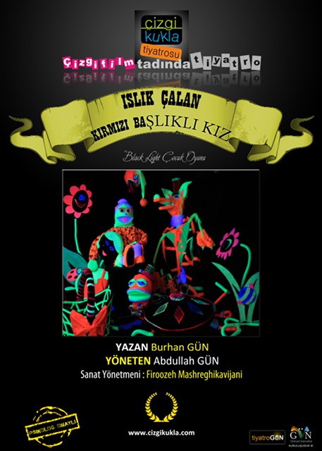  ISLIK ÇALAN KIRMIZI BAŞLIKLI KIZ