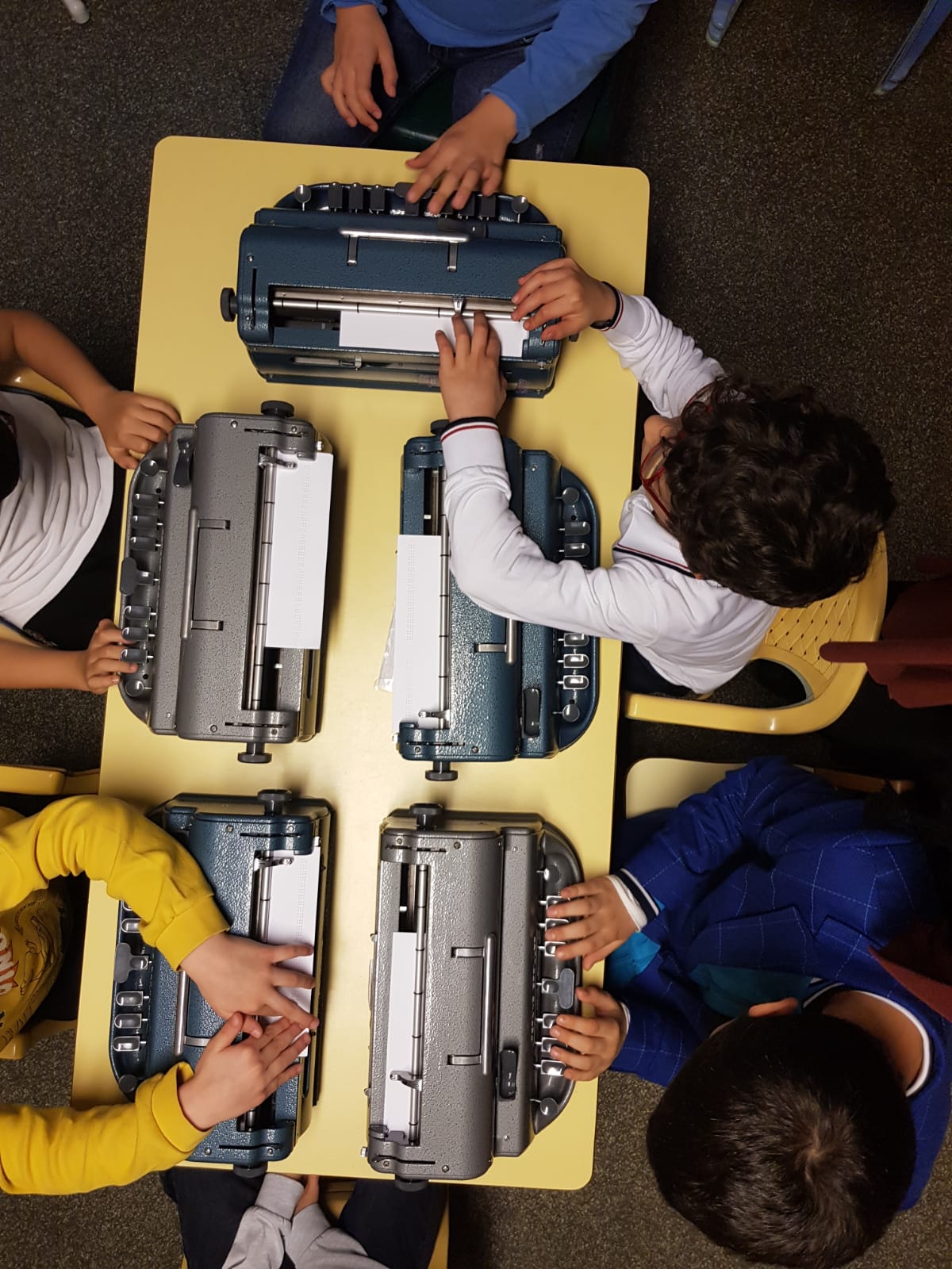 BRAILLE ALFABESİ ÖĞRENİYORUM