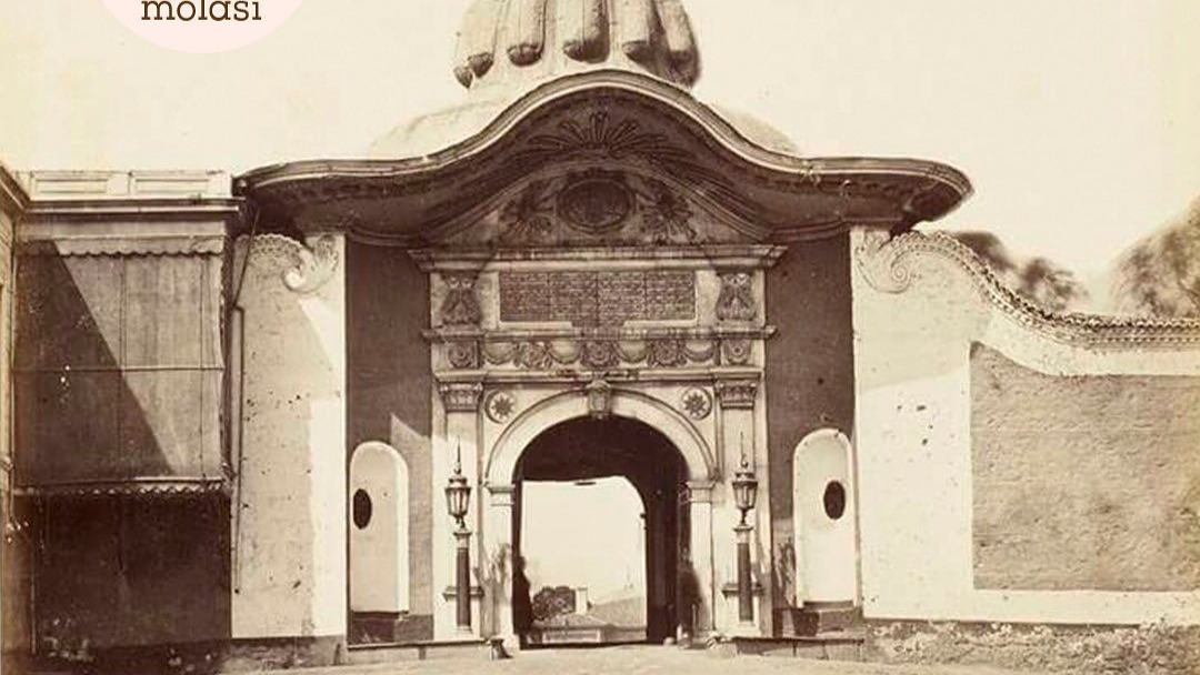 Osmanlı İstanbul’unun İlk Kütüphanesi