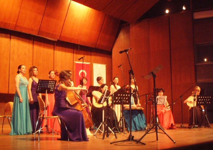 AVAZE TÜRK MÜZİĞİ KADINLAR TOPLULUĞU